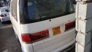 Toyota Regius 2001