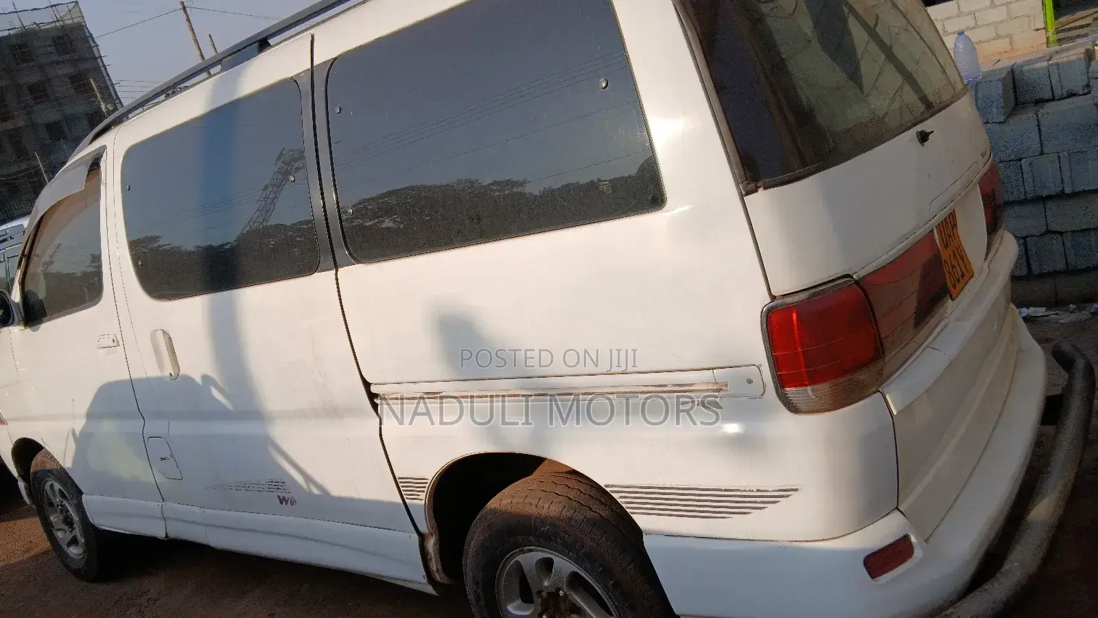 Toyota Regius 2001