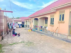 6bdrm House in Bulenga Town, Central Division for sale