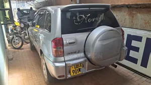 Toyota RAV4 2004 Silver