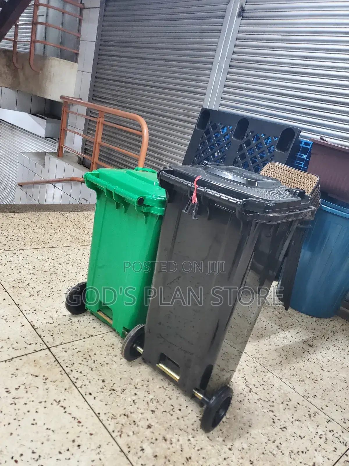 Plastic Dust Bins 2 Sizes