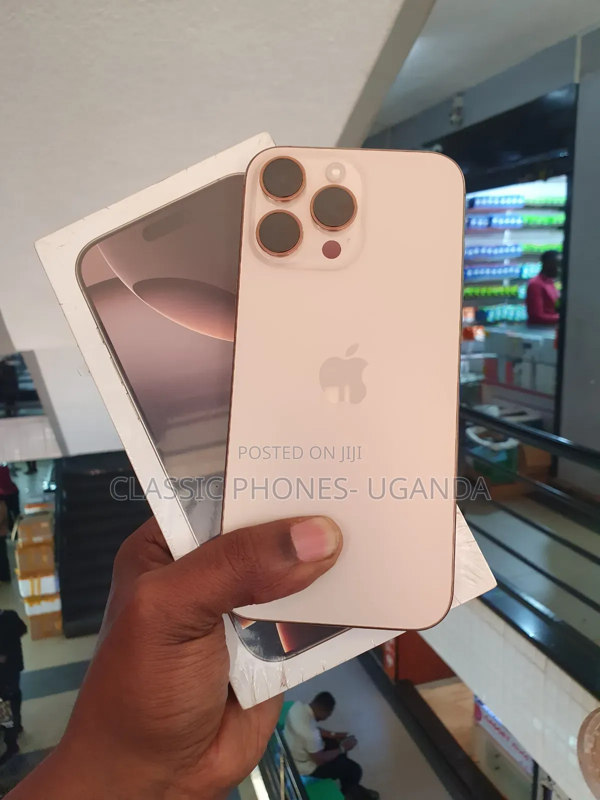 New Apple iPhone 16 Pro Max 1 TB Gold