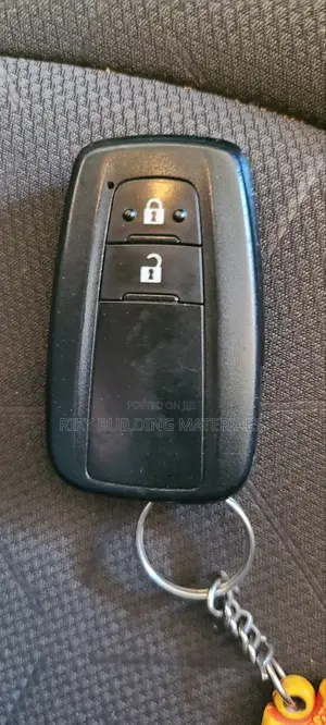 Toyota RAV4 LE 2021 Blue