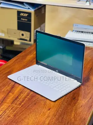 New Laptop HP Pavilion 15z 8GB Intel Core I7 SSD 256GB