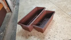 Medium Plastic Flower Pots
