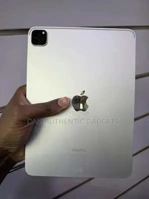 Apple iPad Pro 11 (2022) 128 GB Silver