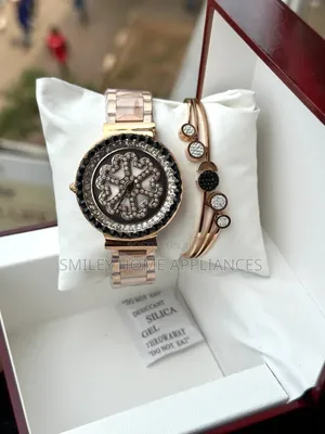 Labaoli Ladies Fashionable Wrist Analog Time Piece Bracelet