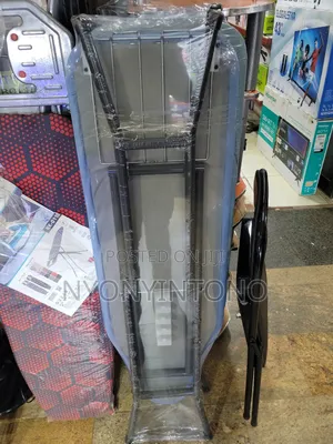 Strong Foldable Metallic Frame Ironing Board