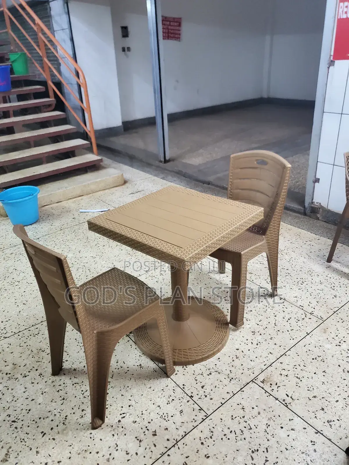 Dining Textured Table and Textured Chairs Plastic