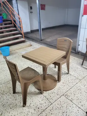 Dining Textured Table and Textured Chairs Plastic