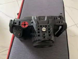 Black Magic Pro + Cage + 1 Battery