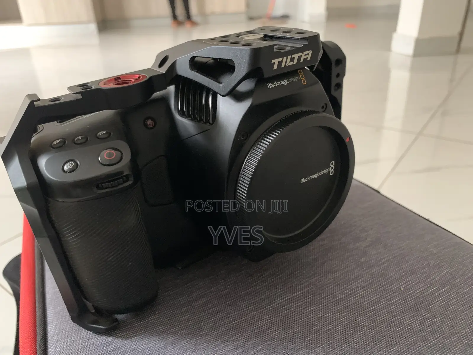 Black Magic Pro + Cage + 1 Battery