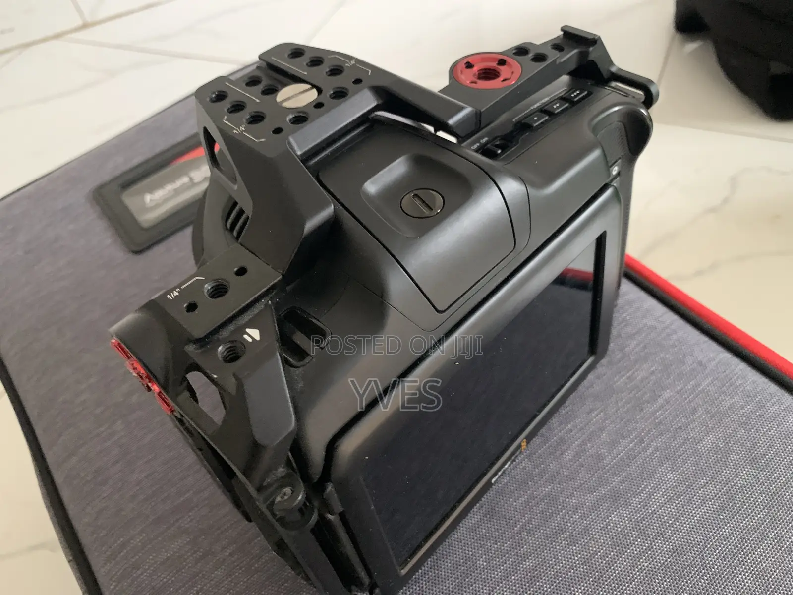 Black Magic Pro + Cage + 1 Battery