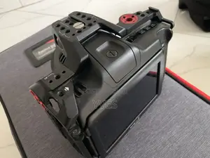 Black Magic Pro + Cage + 1 Battery