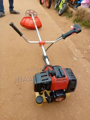 Powerful Grass Cutting Machine/Warranted
