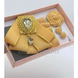 Royal Classic Bow Ties With Glassy Brooch