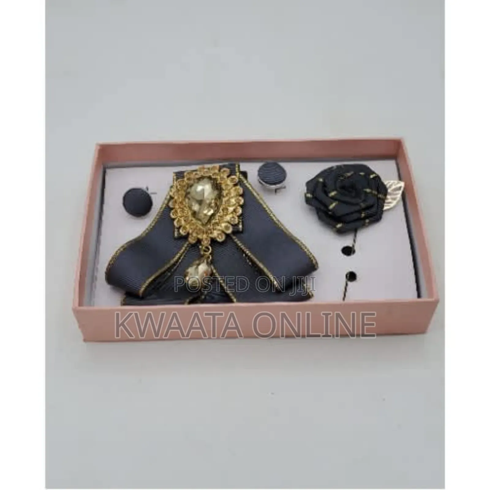 Royal Classic Bow Ties With Glassy Brooch