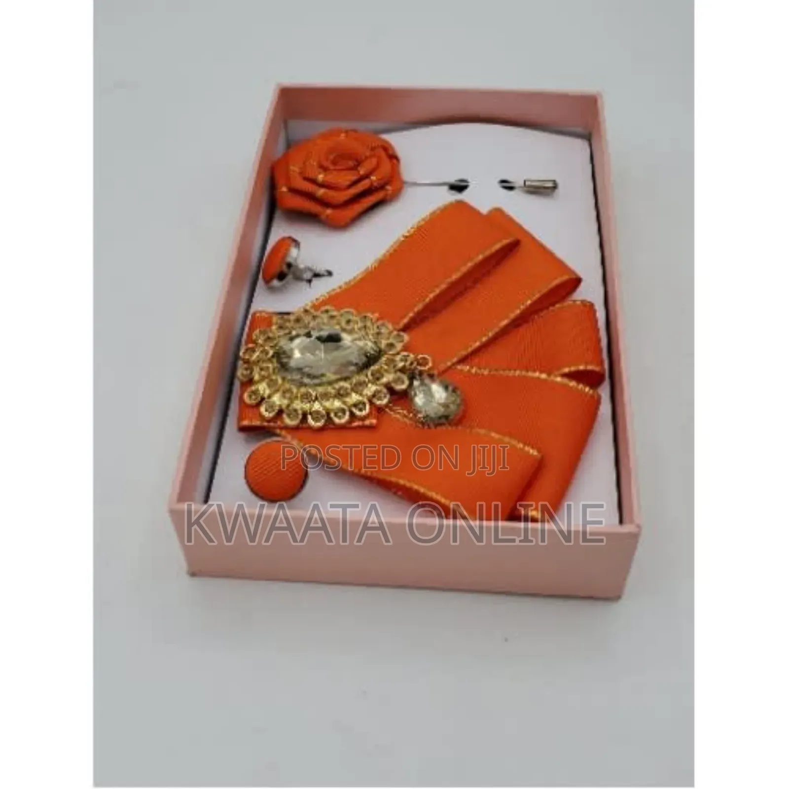 Royal Classic Bow Ties With Glassy Brooch