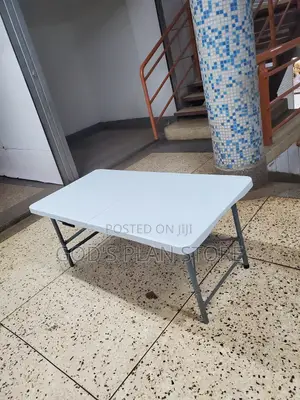 1.2cm Dining Plastic Table 6people