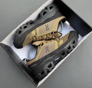 Original Men’S On Running Cloudrock Low Waterproof Sneakers