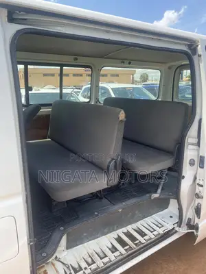 Toyota HiAce 2012 Silver