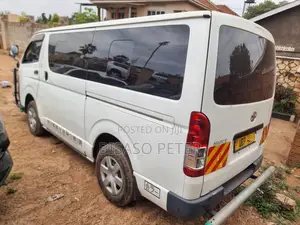 Toyota HiAce 2011 White