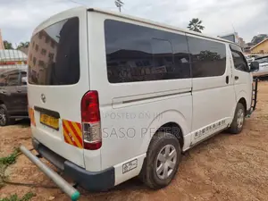 Toyota HiAce 2011 White