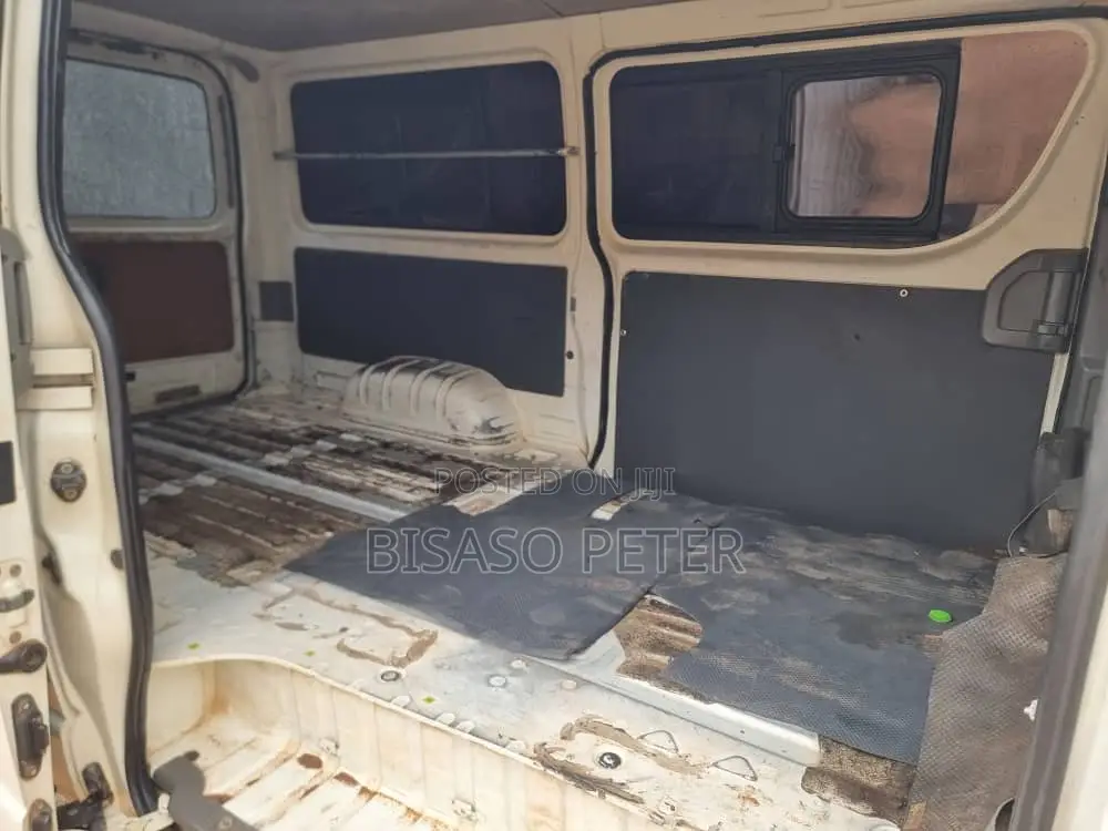 Toyota HiAce 2011 White