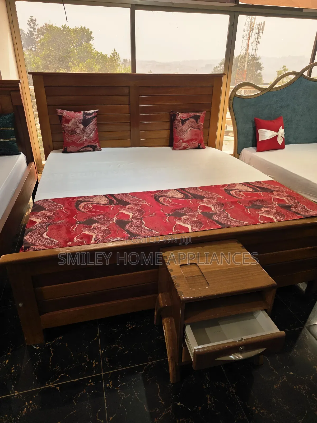 High Quality Inported King Size Master 6 by 6 Bedroom Bed