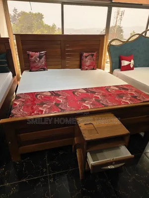 High Quality Inported King Size Master 6 by 6 Bedroom Bed