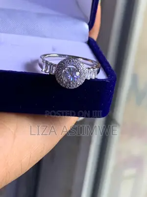 Sparkling Moissanite Halo Engagement Ring (Size 10)