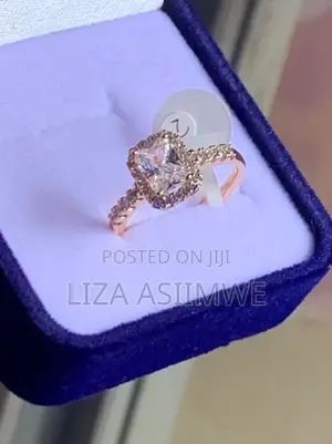 Radiant Elegance: Your Dream Cushion Cut Moissanite Ring