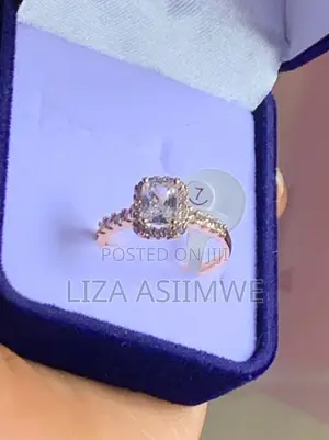 Radiant Elegance: Your Dream Cushion Cut Moissanite Ring