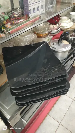 Uk Used Black Pizza Plates, Medium And Large