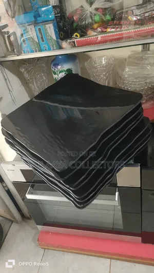 Uk Used Black Pizza Plates, Medium And Large