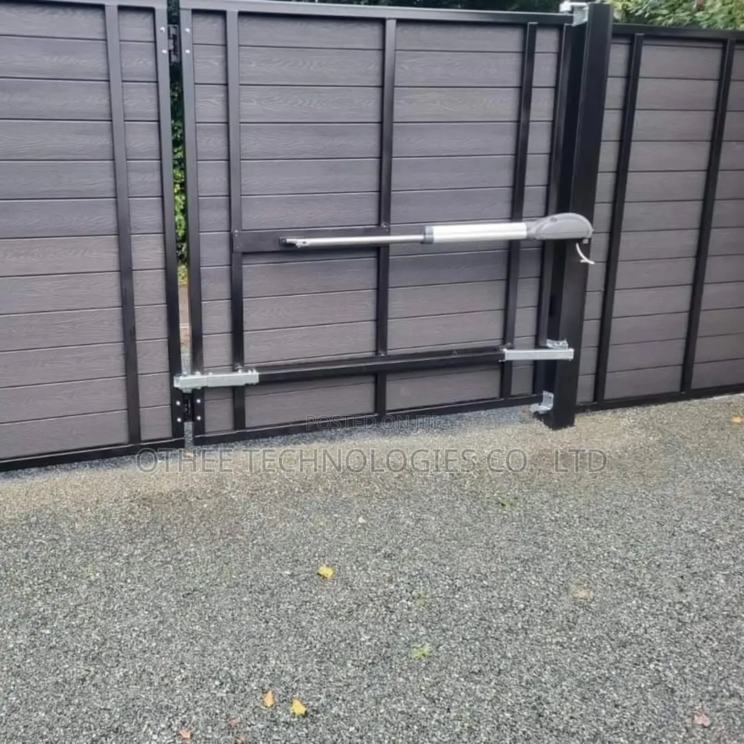 Automated Bi-Fold Gates. Fast. Space-Saving. Secure.