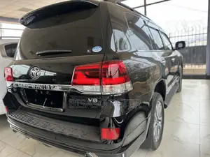 Toyota Land Cruiser 4.6 V8 ZX 2019 Black