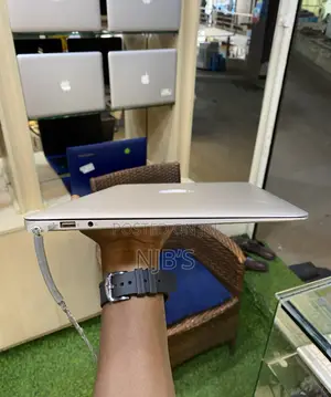 Laptop Apple MacBook Air 2015 8GB Intel Core I7 SSD 128GB