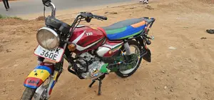 TVS HLX 125 2023 Red