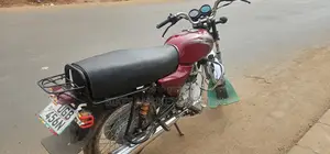 Bajaj Boxer 2025 Red