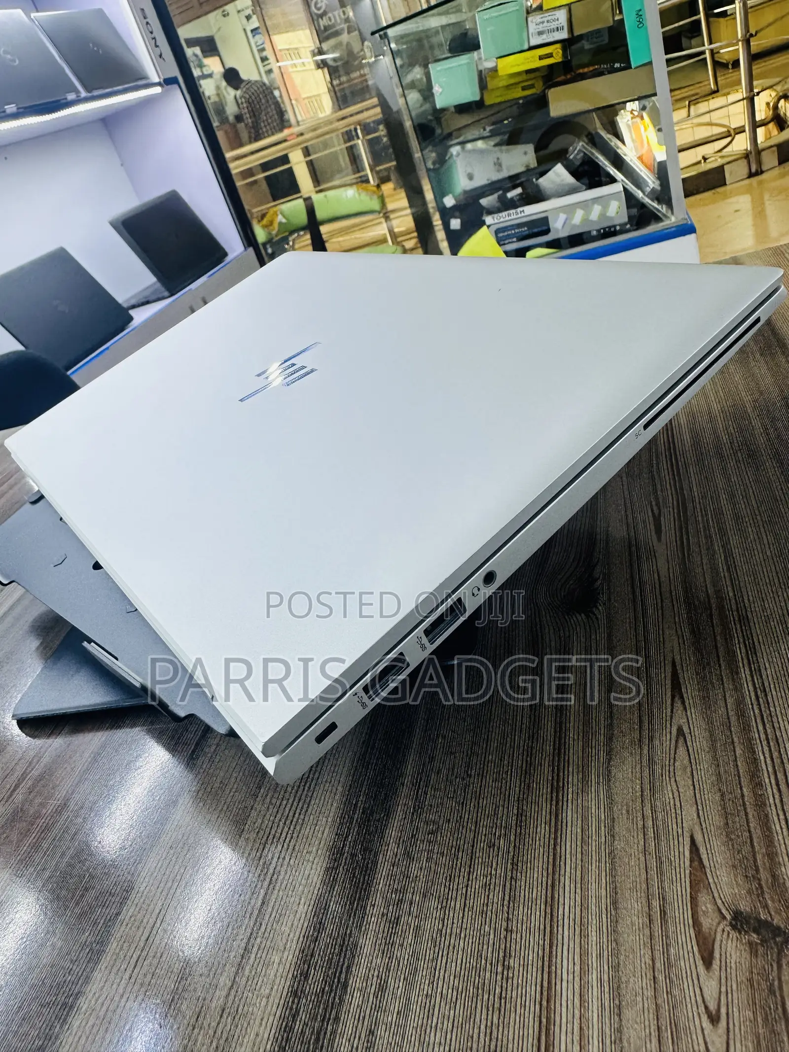 Laptop HP EliteBook 830 G8 16GB Intel Core I7 SSD 512GB