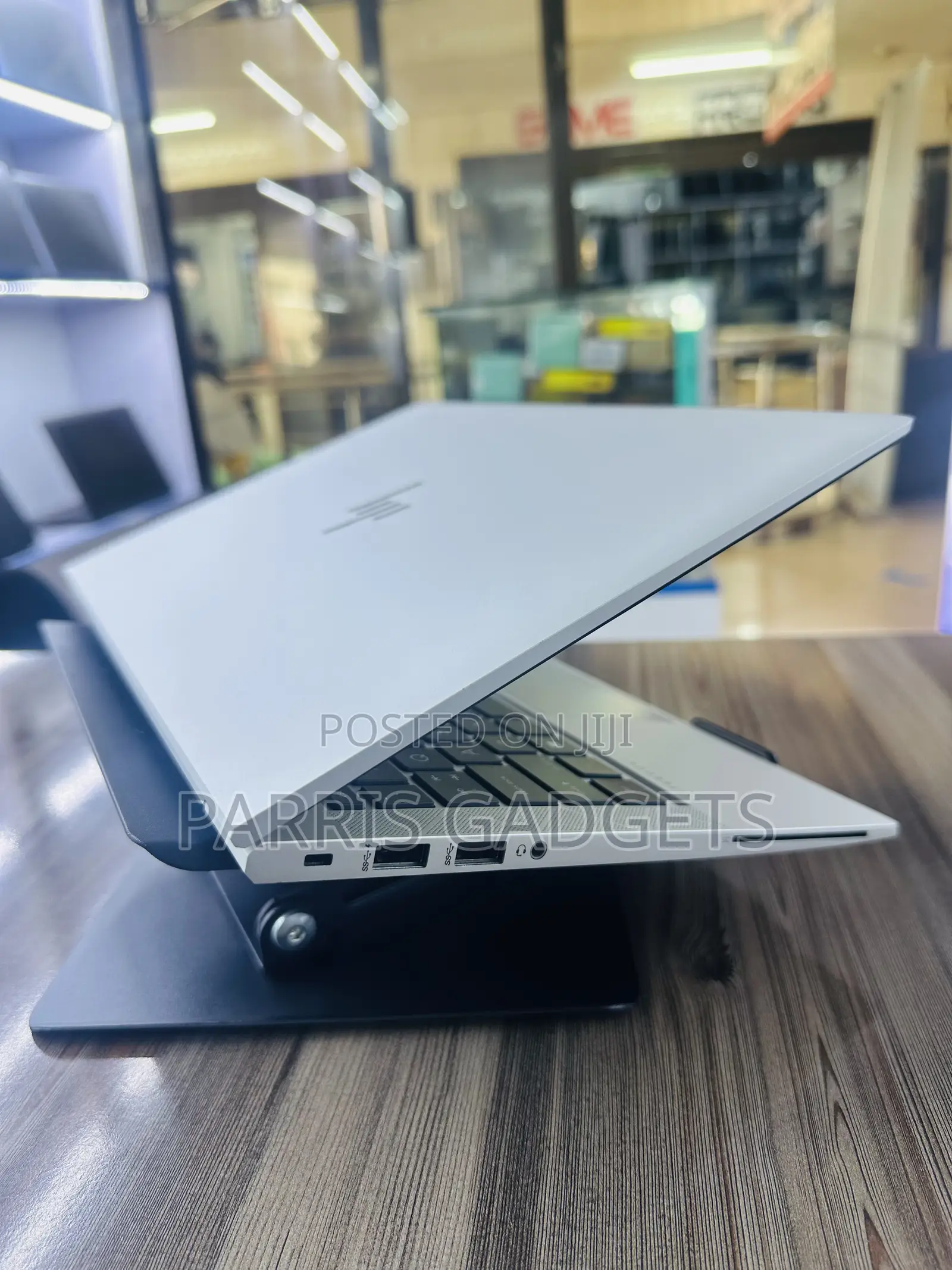 Laptop HP EliteBook 830 G8 16GB Intel Core I7 SSD 512GB