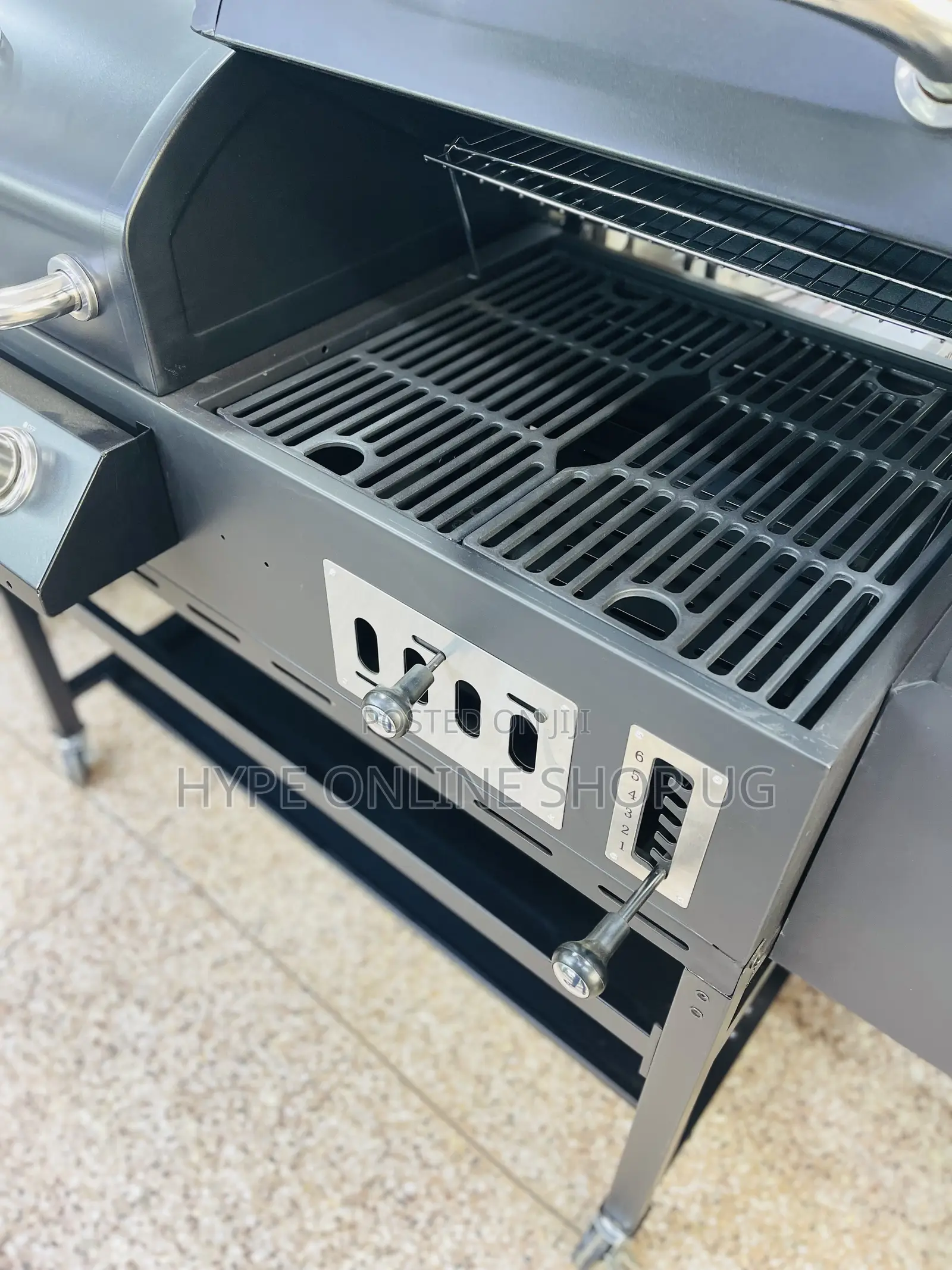 Both Gas and Charcoal BBQ Grill Machine