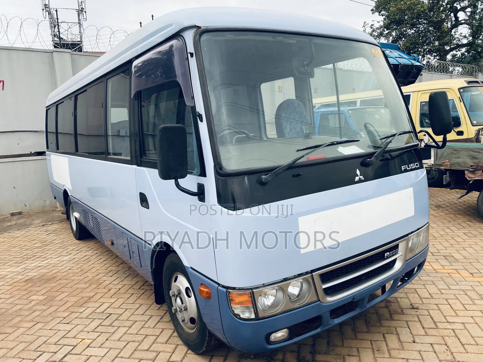 Mitsubishi Fuso Rosa 2013 Blue