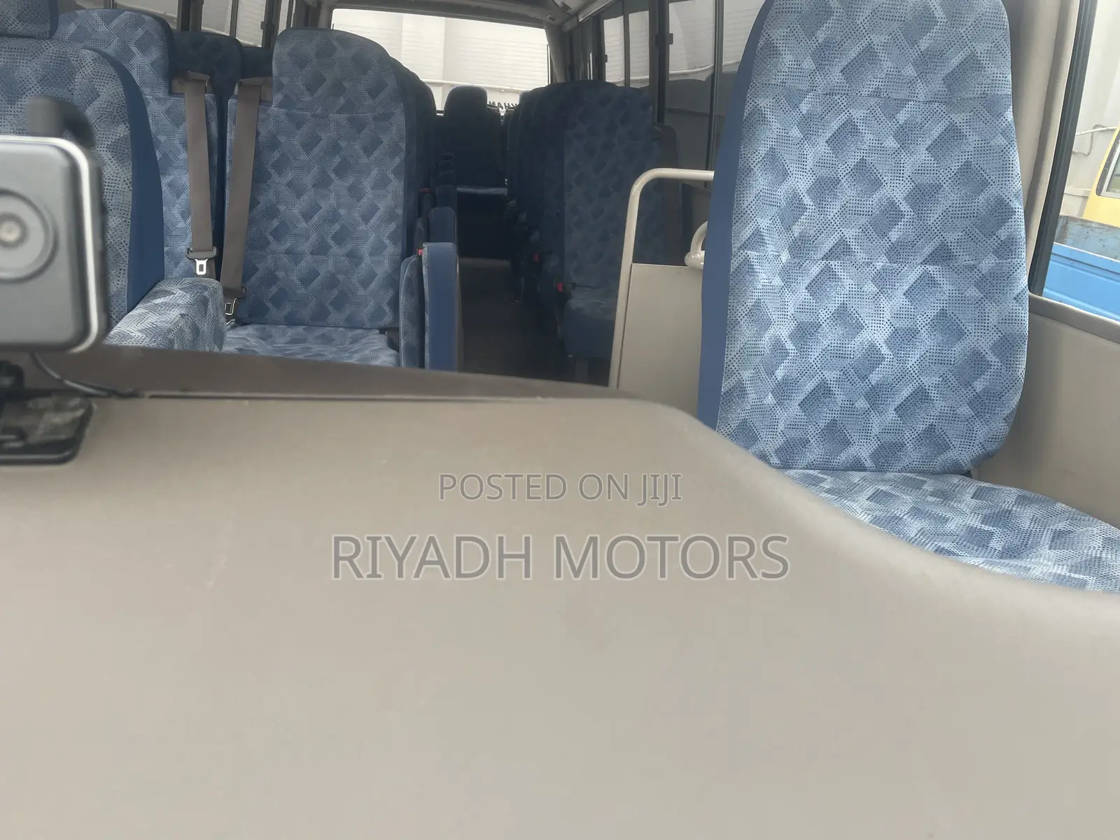 Mitsubishi Fuso Rosa 2013 Blue