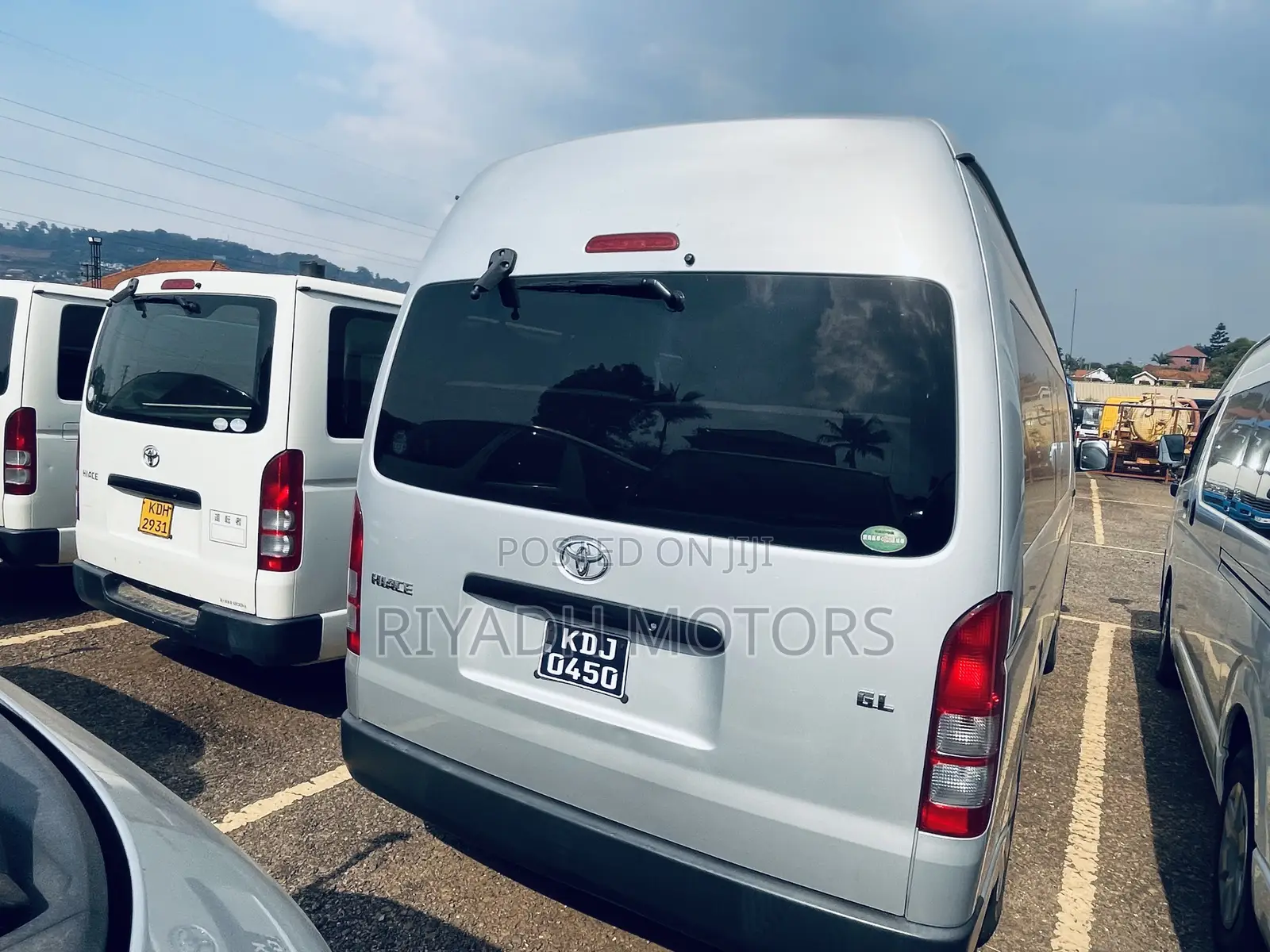 Toyota Grand HiAce 2015 Silver