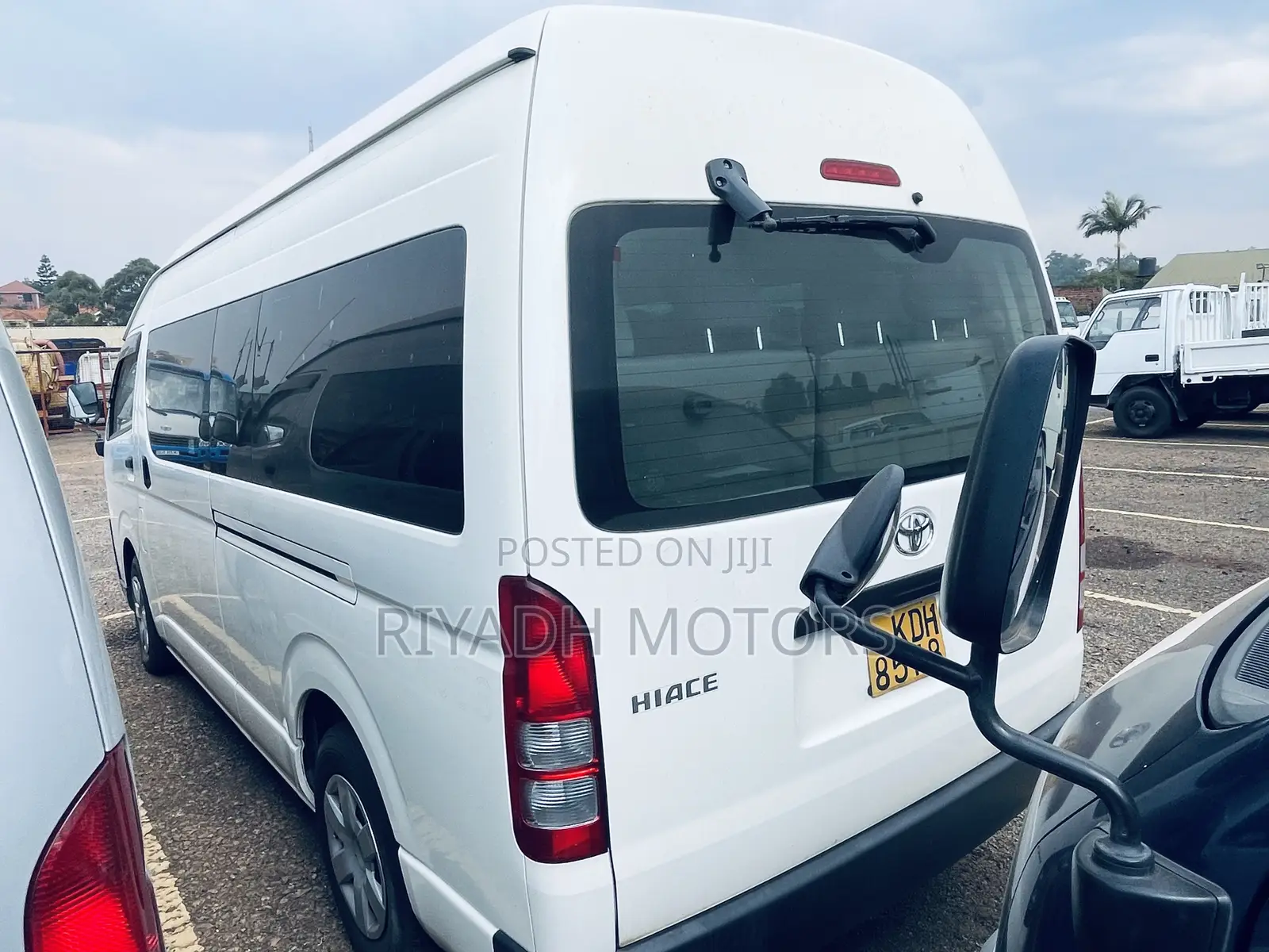 Toyota HiAce 2016 White