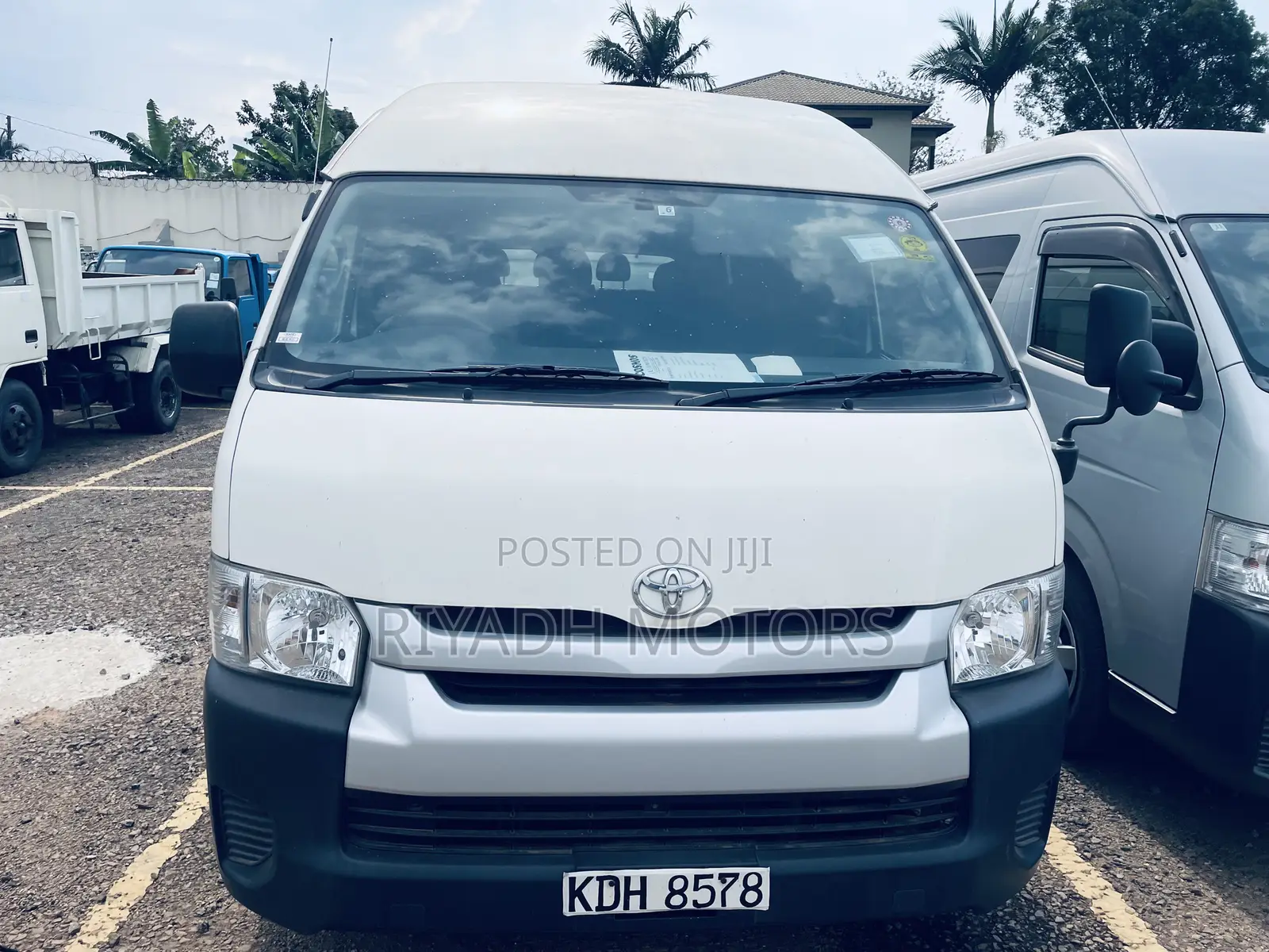 Toyota HiAce 2016 White