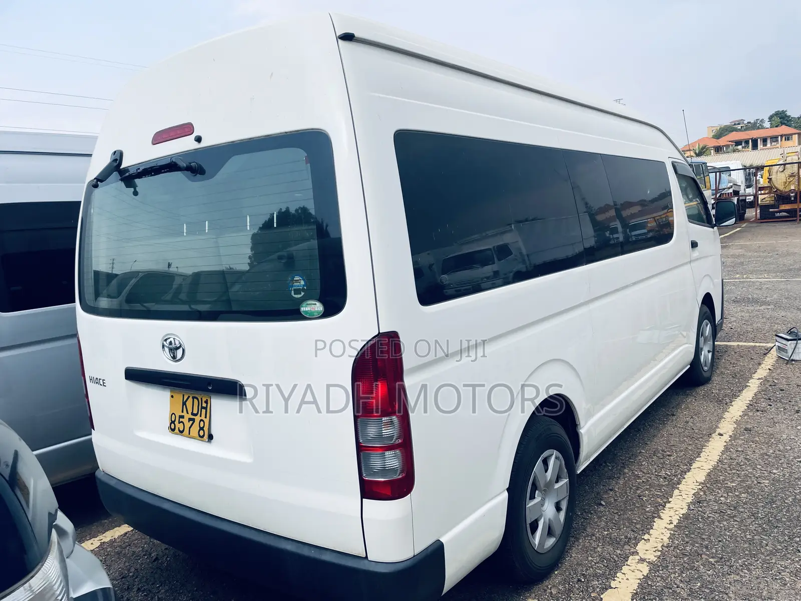 Toyota HiAce 2016 White
