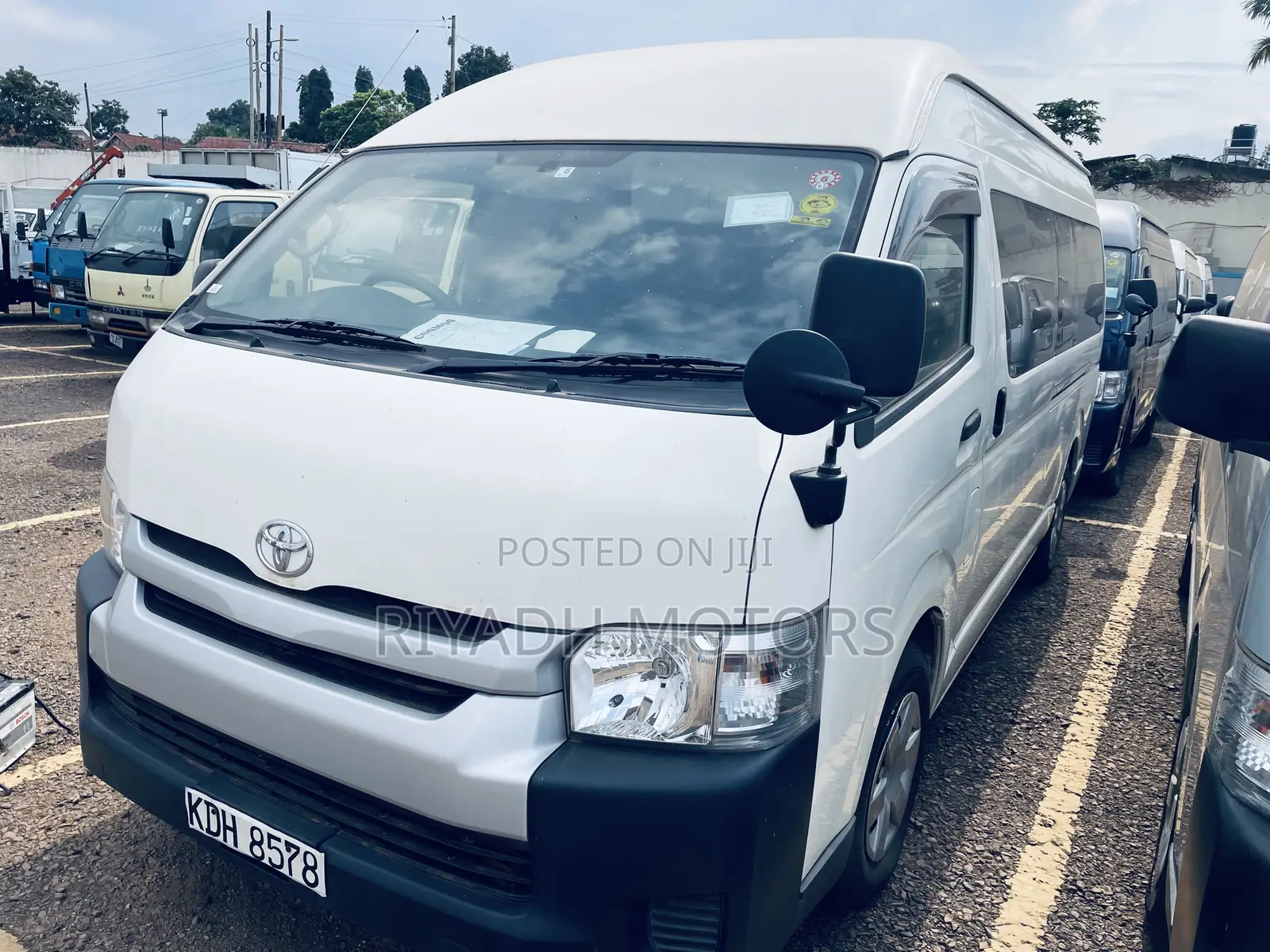Toyota HiAce 2016 White